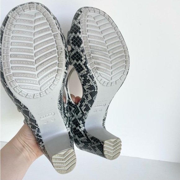 CROCS Cypress Grey Snakeskin Heels!!! - Picture 3 of 8